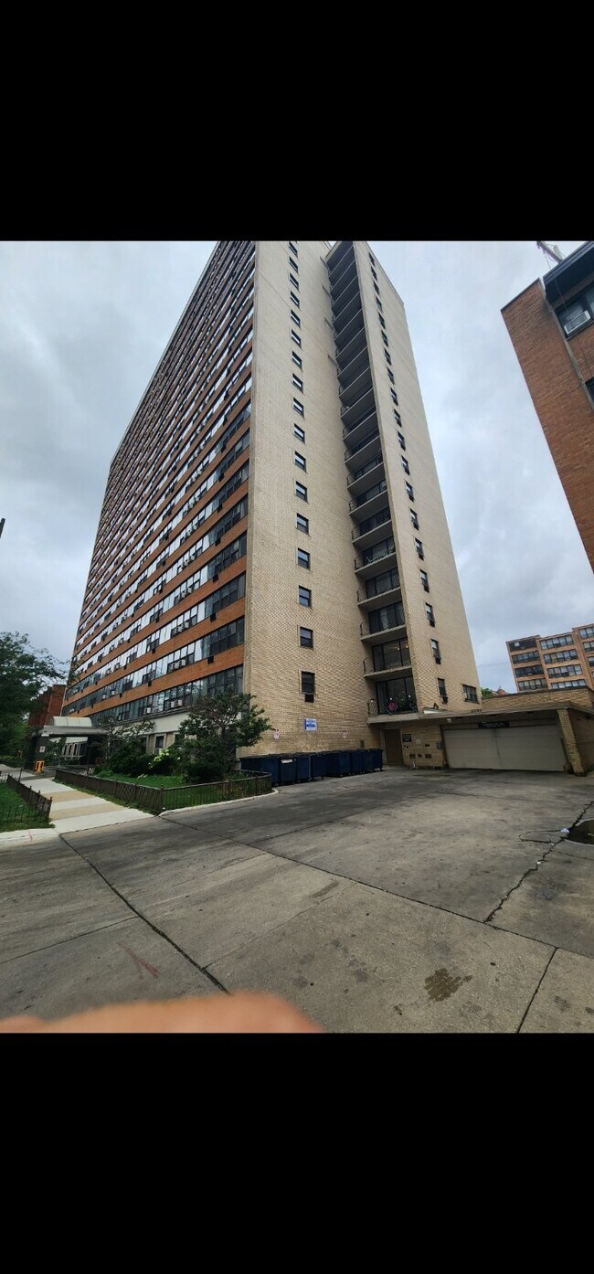 Foto del edificio - 6030 N Sheridan Rd