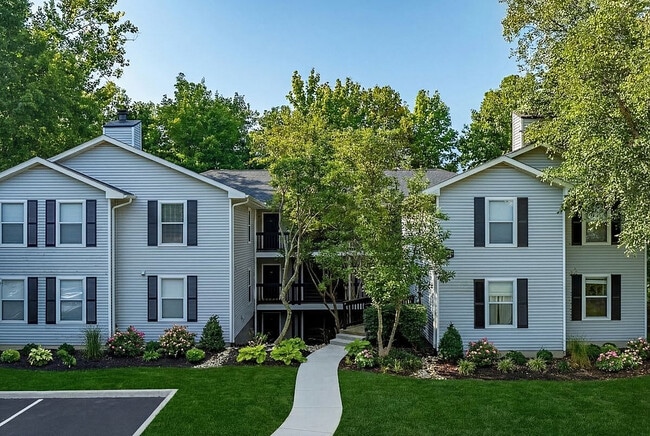 Retreat at Stillmeadow Apartment Exterior - The Retreat at Stillmeadow