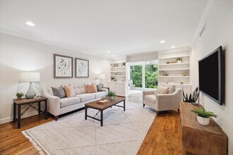 Building Photo - 6595 Bayou Glen Rd