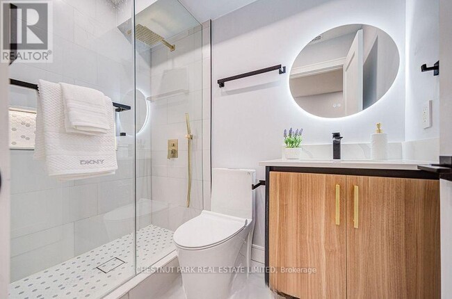 Building Photo - 770 Pape Ave