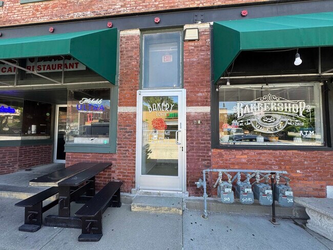 Building Photo - 503 N 6th St