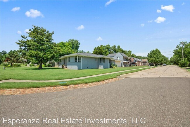 Foto del edificio - 3 br, 2 bath House - 617 S University Dr