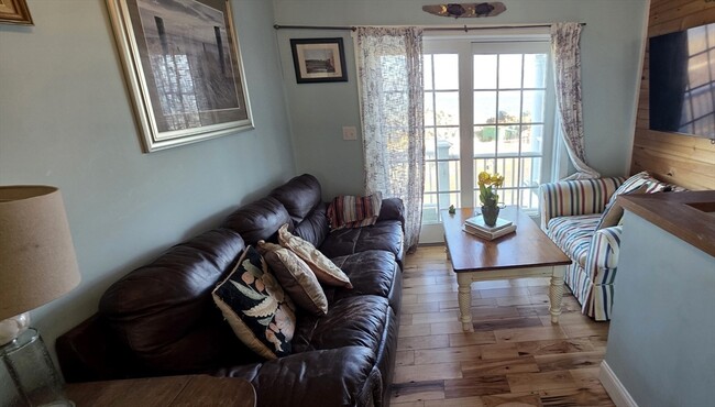 Building Photo - 33 Oceanside Dr