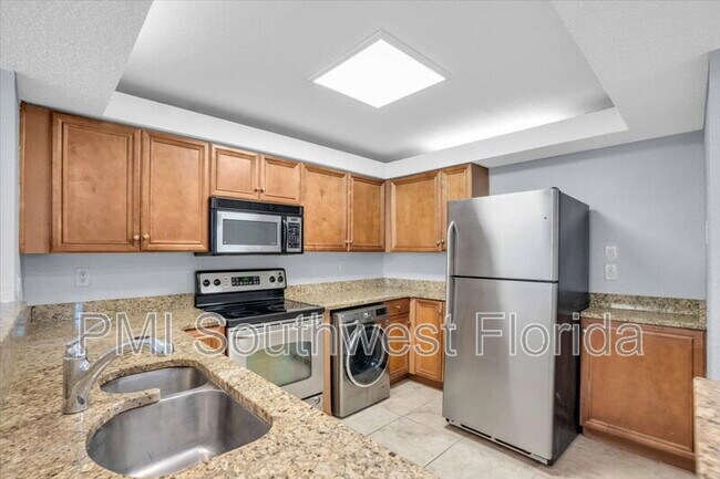 Foto del edificio - 2755 Coconut Bay Ln