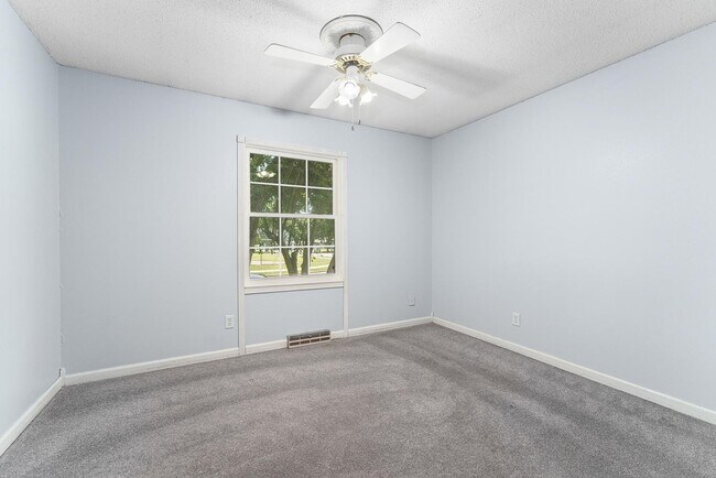 Building Photo - Cozy 3 bedroom in eastern Sioux Falls