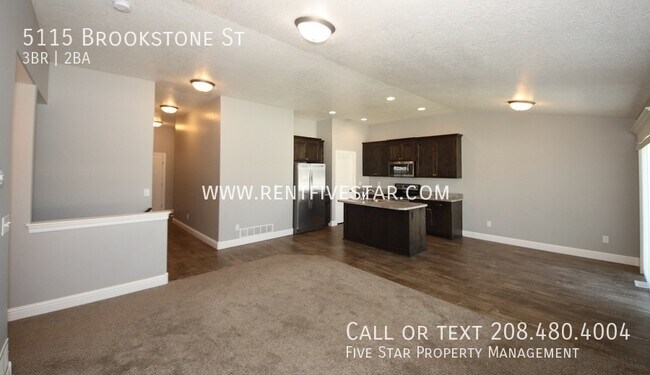 Building Photo - Beautiful 3 Bedroom Home With A Spacious Y...