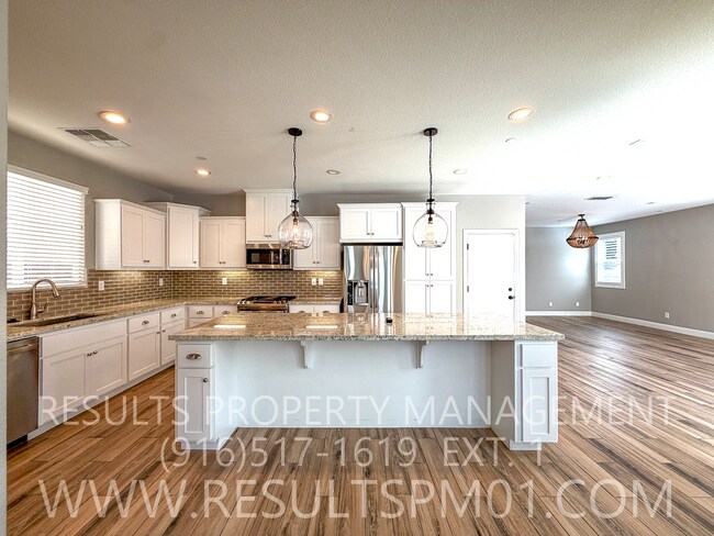 Building Photo - 1280 Goldenrod Way