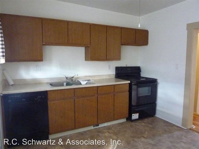 Building Photo - 3 br, 1 bath House - 342 W. Dalke