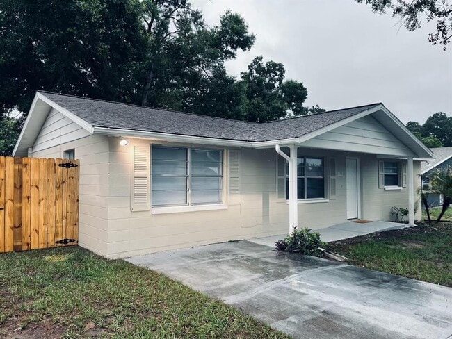 Building Photo - 5323 Satsuma Dr