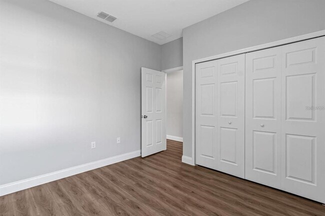 Building Photo - 11570 N Kenlake Cir