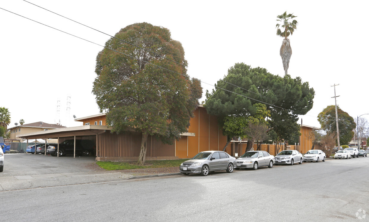 Primary Photo - Sunrise Apartments