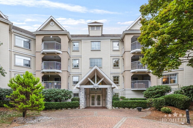 Building Photo - Spacious 2 Bedroom, 2 Bathroom Condo in Langley City