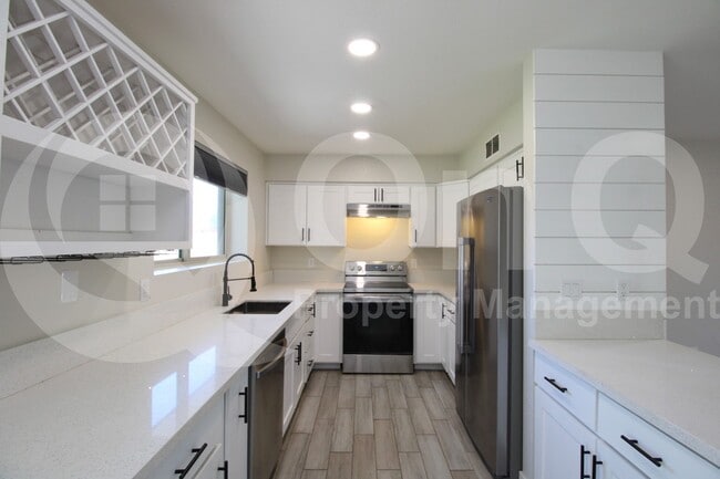 Building Photo - 4866 E Encanto St