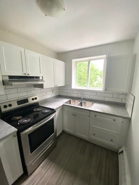 Building Photo - Recently Renovated 1 Bedroom 1 Bathroom Apartment!