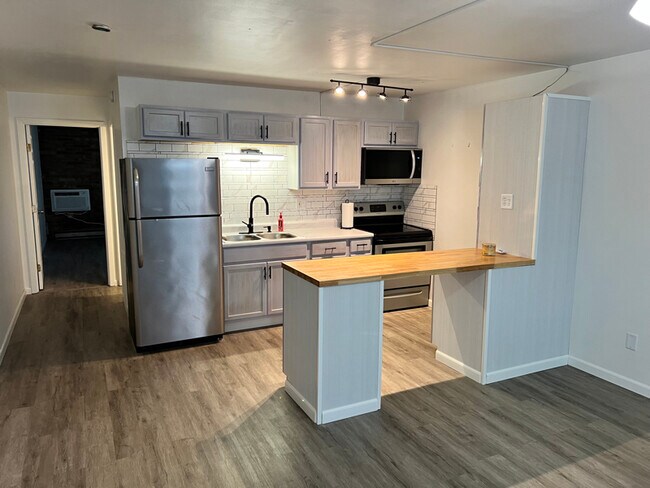 Foto del edificio - 2331 E Market St