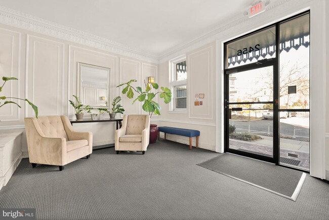 Building Photo - 2456 20th St NW