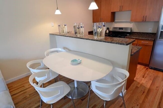 Foto del edificio - 238 Walker St SW