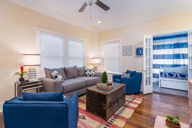 Foto del edificio - 418 E Myrtle St