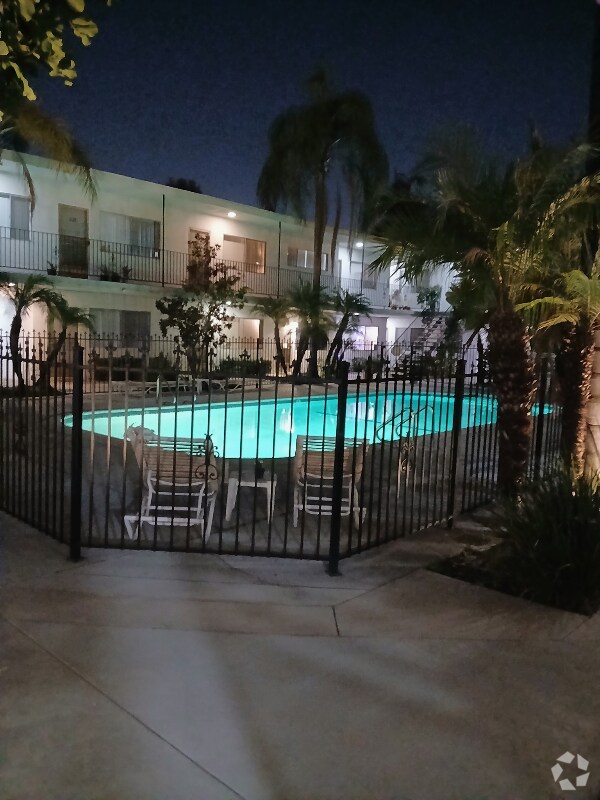 Building Photo - 820 S Rosemead Blvd