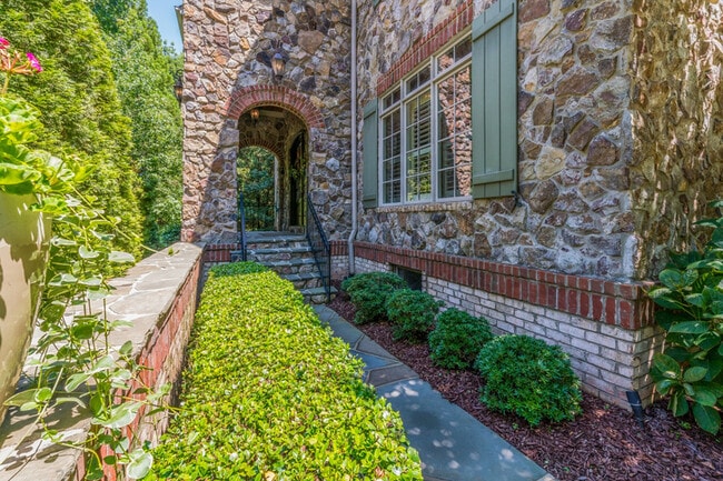 Foto del edificio - 1008 Medinah Ct