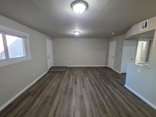 Foto del edificio - 3734 N Nicklas Ave