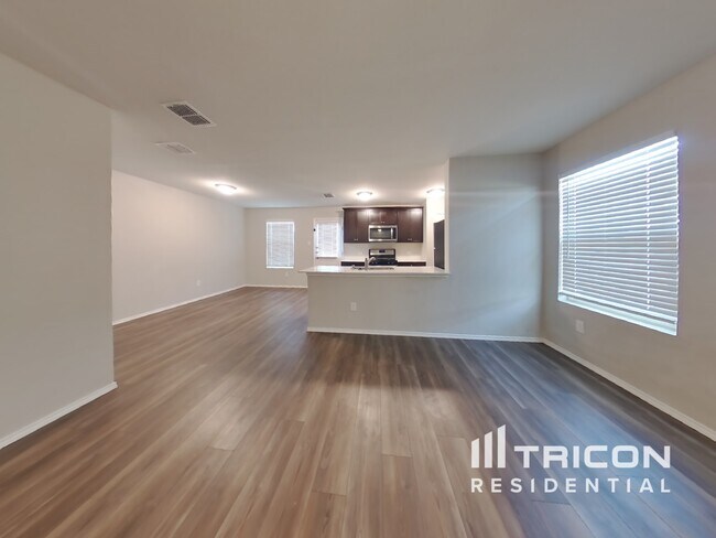 Building Photo - 460 Blue Crow Ln