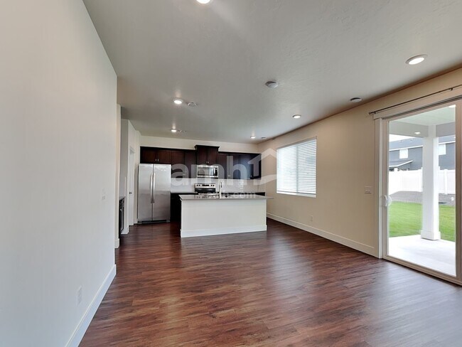 Foto del edificio - 9464 Clancey St