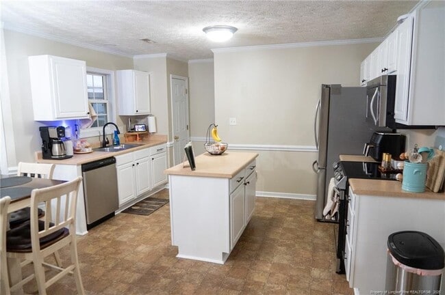 Building Photo - 143 Haywood Dr