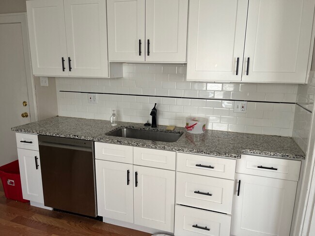 Foto del edificio - 6320 Berthold Ave