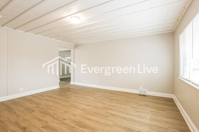 Building Photo - 8816 Montery Ct