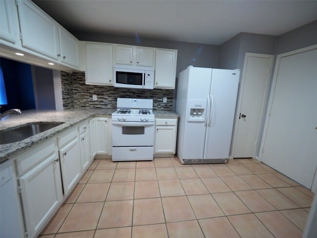 Foto del edificio - 2812 Pickett Dr