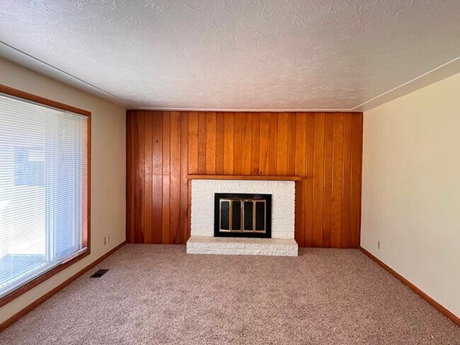Foto del edificio - 3Bd/2Ba Single Story House - Available To ...
