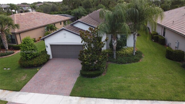 Building Photo - 620 SE Monet Dr