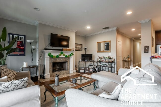 Photo - 1136 W Diversey Pkwy Apartment