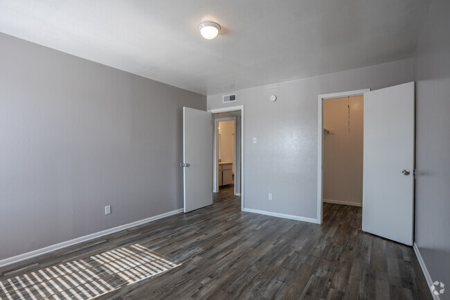 2HAB, 1BA - 840SF - Habitación - Rose Gardens RGLLC