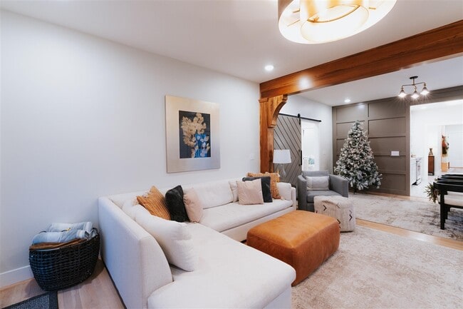 Foto del edificio - 1011 Nutwood St