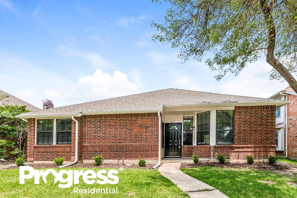Foto principal - 411 Running Brook Ln