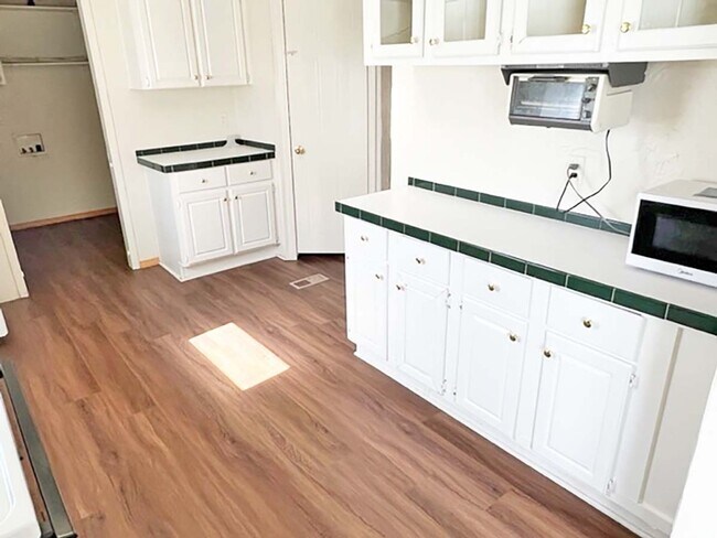 Foto del edificio - Great 4 Bdrm 2 Bath Manufactured Home in R...