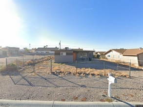 Building Photo - 2400 Ripple Dr