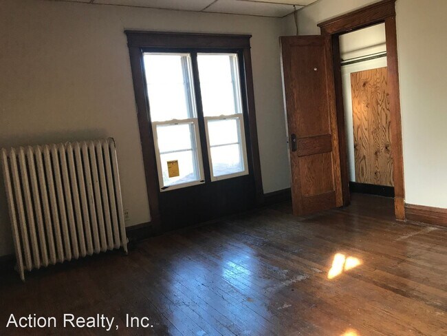 Building Photo - 913 3rd Ave N