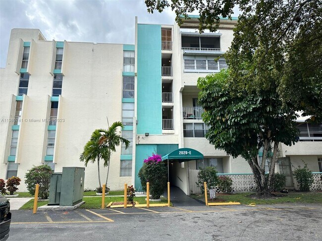 Foto del edificio - 2029 NW 46th Ave