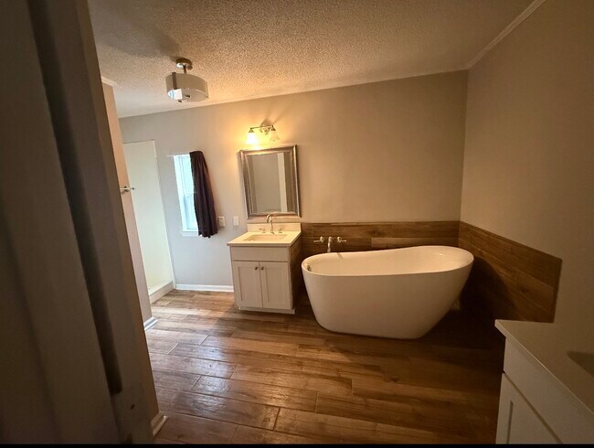 Foto del edificio - 3083 Lake Sue Dr