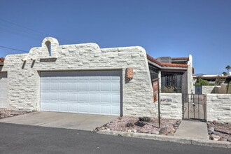 Building Photo - 273 E Vía Terrenal