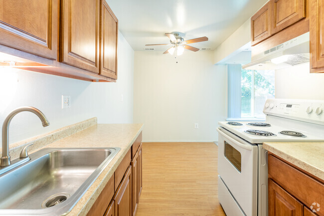 2HAB, 1BA - 900 ft² - Ashbury Place Apartments