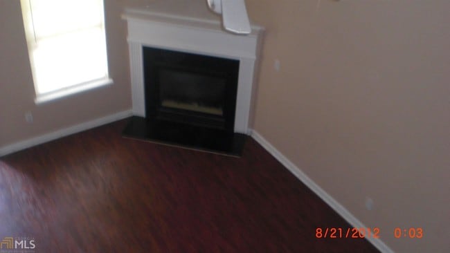 Building Photo - 35 Lakeside Cir