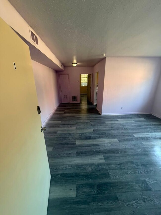 Foto del edificio - 13984 Superior Rd