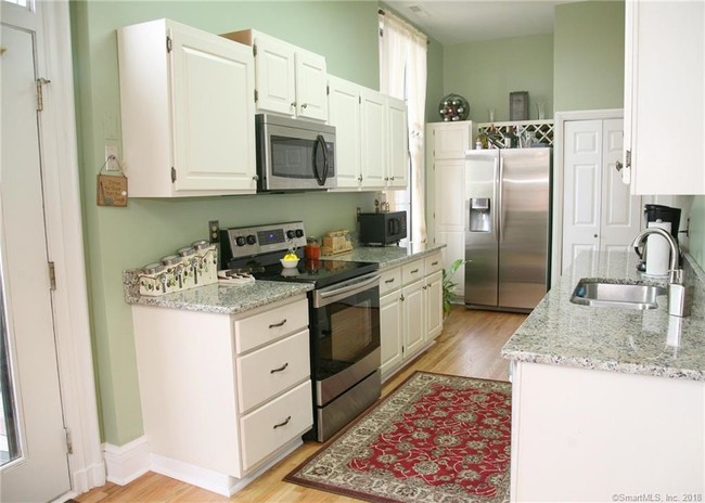 Kitchen - 36 Charter Oak Pl