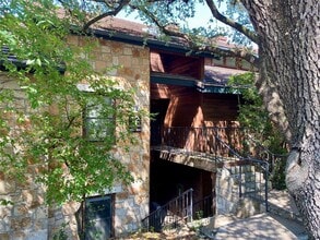 Building Photo - 4711 Spicewood Springs Rd