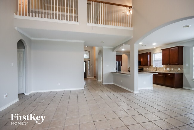 Building Photo - 10015 Small Pebble Way