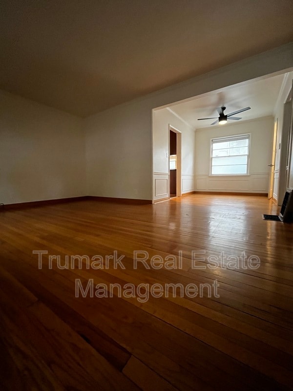 Building Photo - 303 E Dryden St